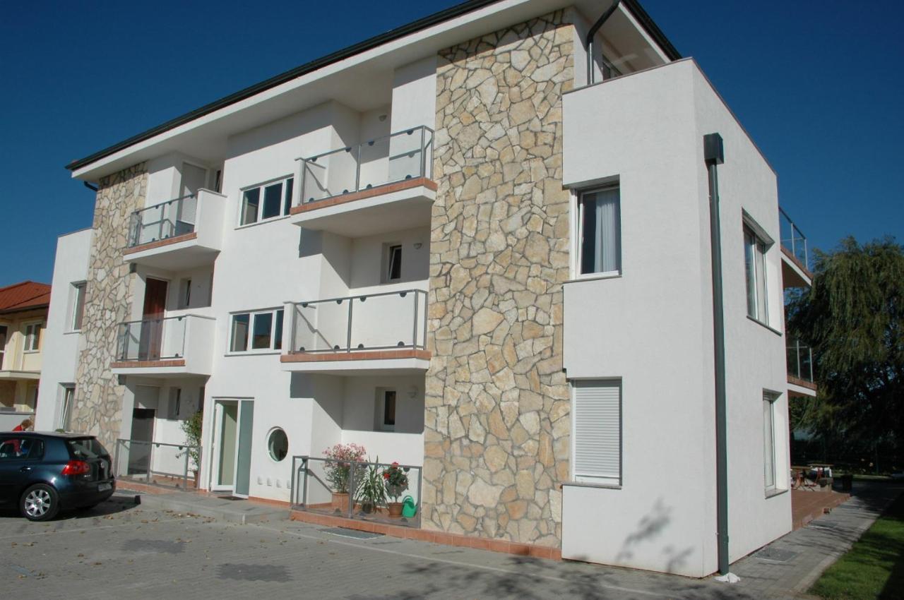 Gruber Apartman Шіофок Екстер'єр фото