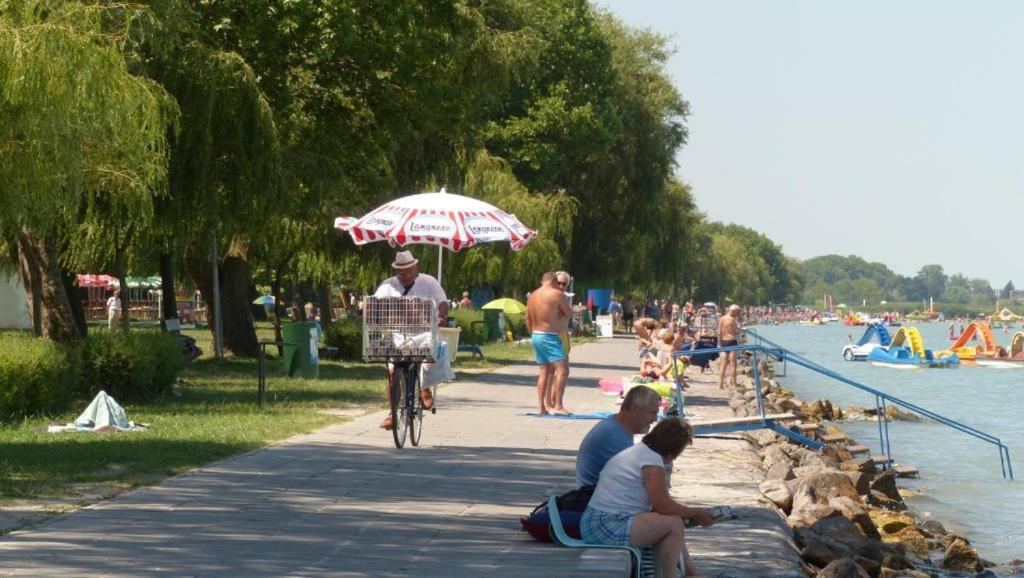 Gruber Apartman Шіофок Екстер'єр фото